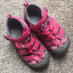 Keen sandals big kids size 1